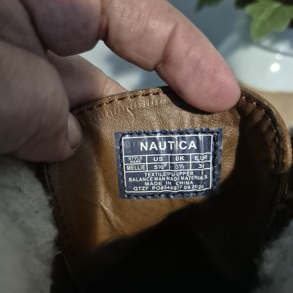 Nautica Tan Boots with Pink Laces - Picture 5 of 7